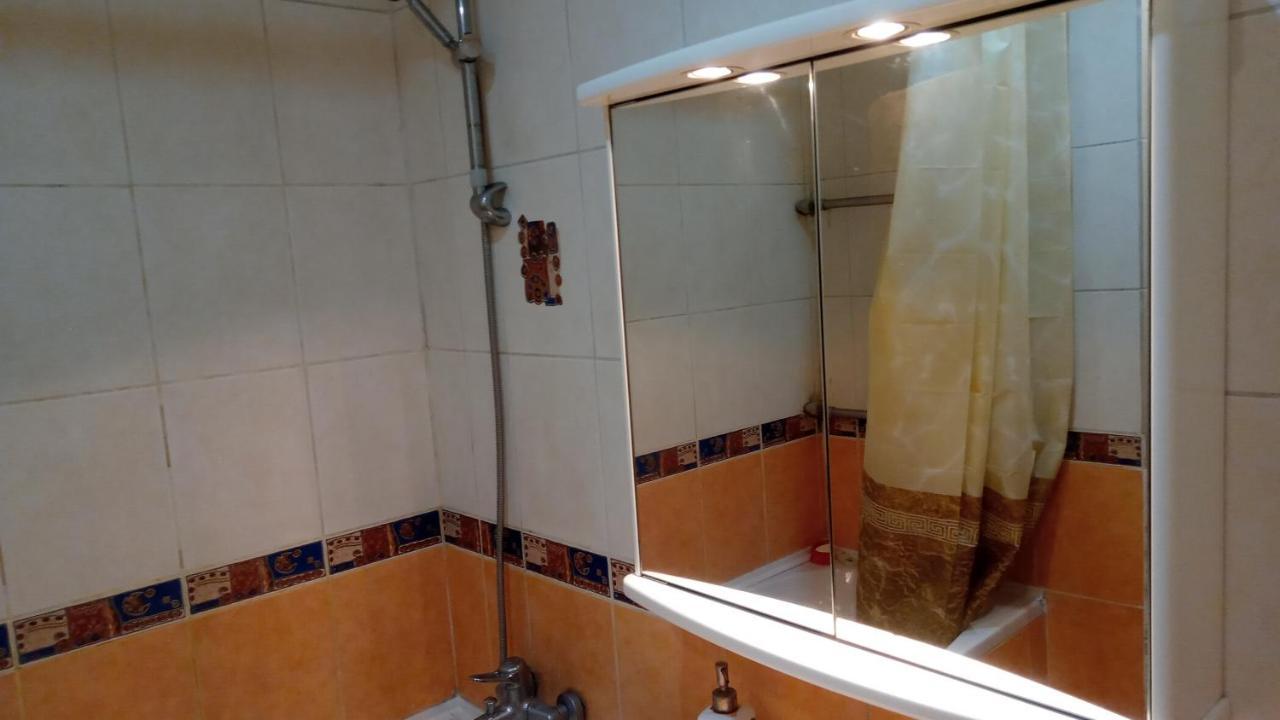 Apartment Shevchenko Panfilova Алма Ата Екстериор снимка