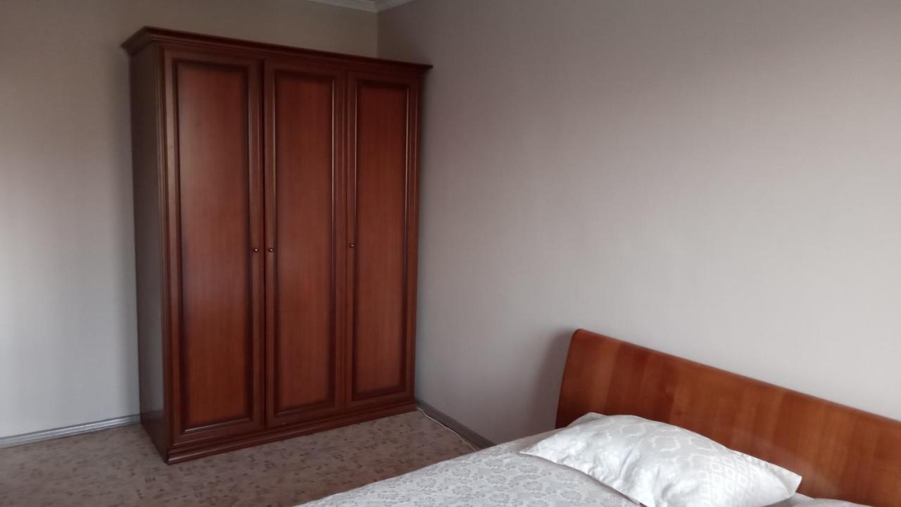 Apartment Shevchenko Panfilova Алма Ата Екстериор снимка