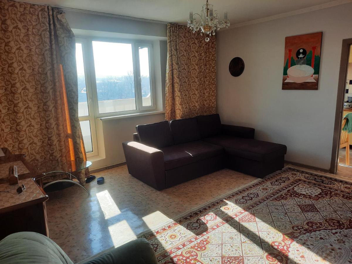 Apartment Shevchenko Panfilova Алма Ата Екстериор снимка
