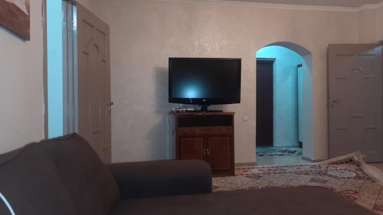 Apartment Shevchenko Panfilova Алма Ата Екстериор снимка