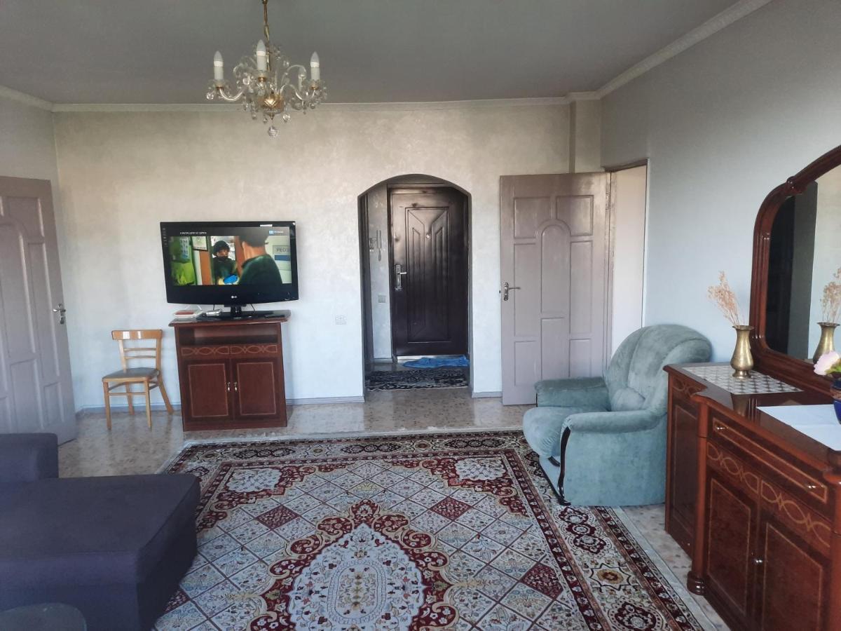 Apartment Shevchenko Panfilova Алма Ата Екстериор снимка