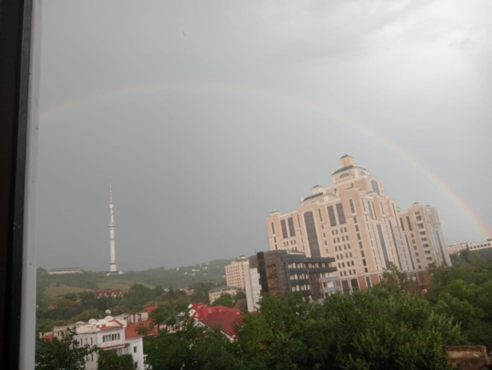 Apartment Shevchenko Panfilova Алма Ата Екстериор снимка