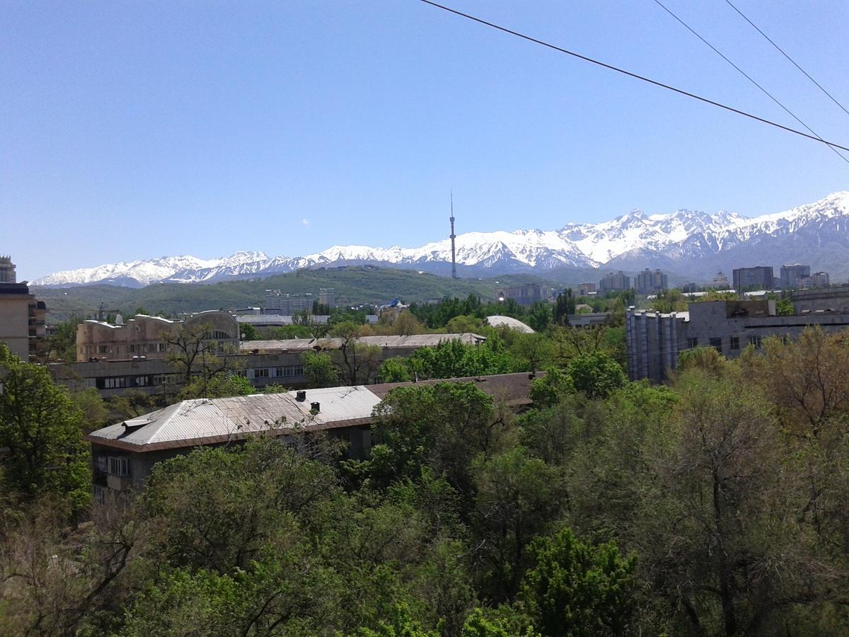 Apartment Shevchenko Panfilova Алма Ата Екстериор снимка